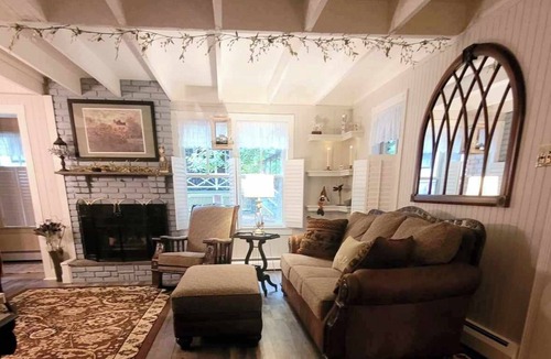 Mount Gretna Heights Cottage | 7th Heaven – Classy & Comfortable Mount Gretna Cottage, New!