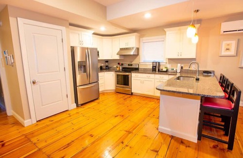 Kennebunk Apartment | 84 Main - 2 Bedroom Suite