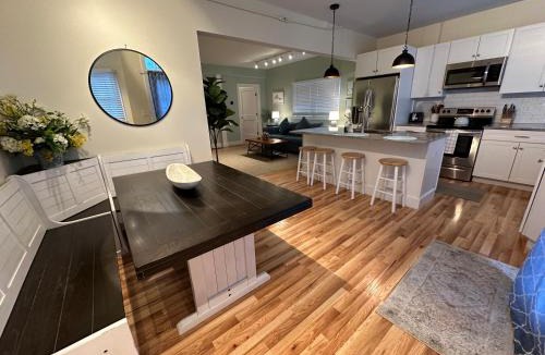Off Broadway Apartment | 86 Dr Marcus House - Popular Broadway Area