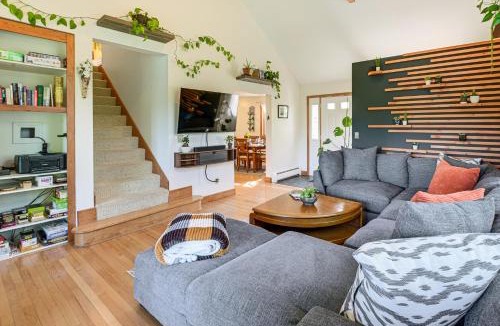 Trenton House | 9 Mi to Acadia NP! Family Gem w/Gym & Fenced Yard