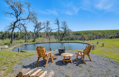 Jefferson House | 90-Acre Gem w/Custom Pool & 2 Ponds in Jefferson