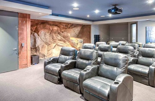 Red Rock North House | 9BR Private Camelback Estate - Infinity Pool, Spa, Private Theater & Views