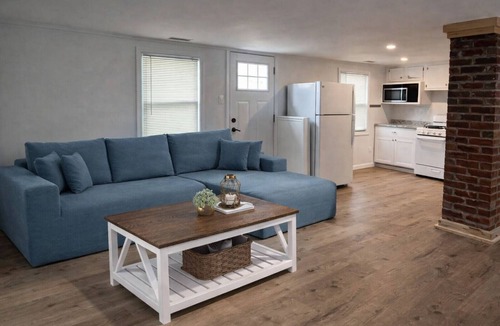 Fairfield House | A Breezy Beachside Retreat in welcoming Fairfield