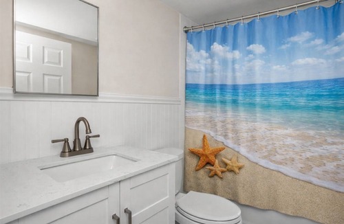 Fairfield House | A Breezy Beachside Retreat in welcoming Fairfield