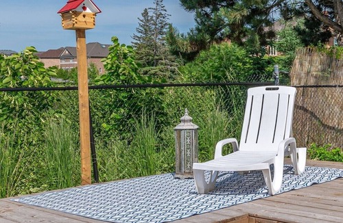 Newmarket House | A family-friendly getaway, with outdoor pool and beautiful view!