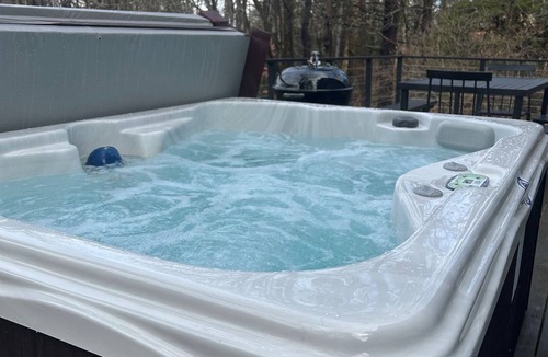 Wilmington House | A-Frame | Hot Tub| Dog Friendly | Near Mt. Snow