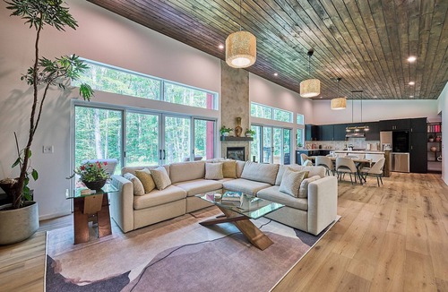 Narrowsburg House | A Modern Escape: 3-bed Contemporary on 5+ acres <1 Mile from the Delaware River.