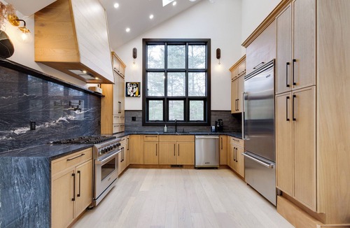 Northwest Harbor House | A Modern, Ultra Chic 5-bedroom Beach Home in Charming East Hampton!