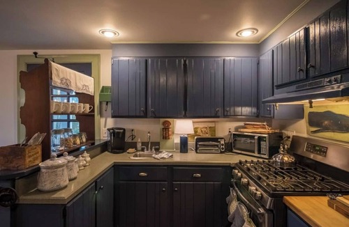 Stonington Apartment | A Mystic Stay as Sweet as Apple Pie!