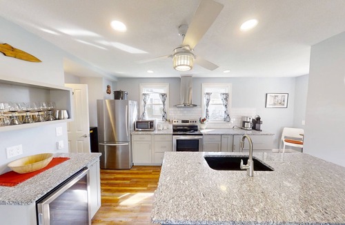 Mid-Coast and Islands House | A newly renovated New Englander style home on the southern tip of Orr's Island.