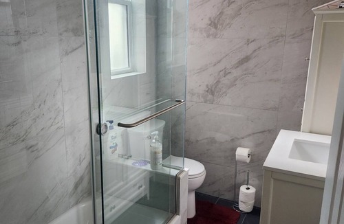 Bath Beach Apartment | A nice room in Brooklyn. With many amenities available.