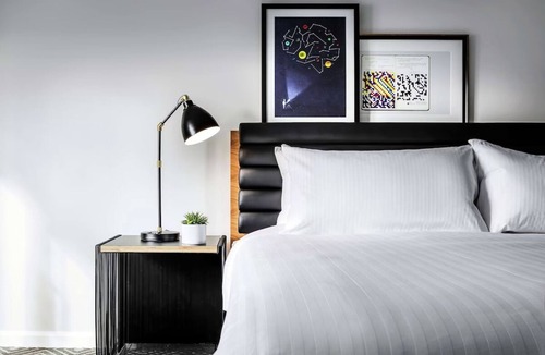 Cambridge Hotel | A Place You'll Surely Enjoy! Cambridge’s Prime Location, Pets Are Welcome!