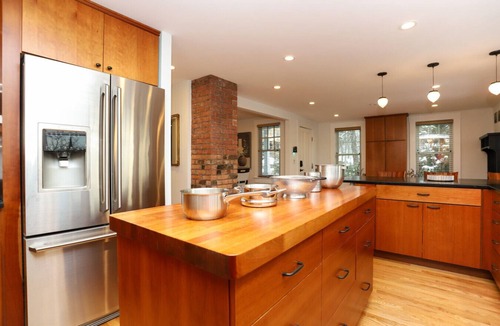 Fair Haven Heights House | A slice of New Haven charm. Newly renovated riverfront home built in 1885.