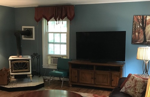 Oneonta House | A Spacious Vacation Retreat.