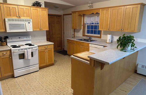 Seal Cove House | Acadia’s "Quiet Side" Retreat – Sunny 3BR/2BA w/Private Deck & Fire Pit!