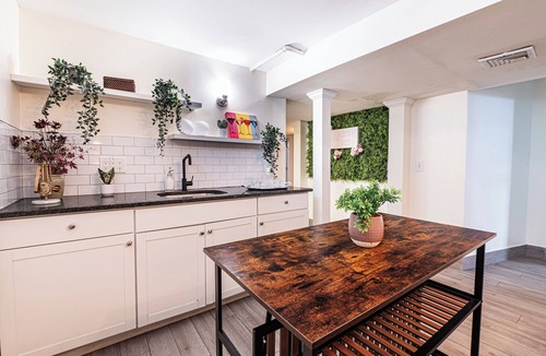 Ashmont Apartment | Adams Village 6-Bed Apt: City Perks, Suburban Vibe