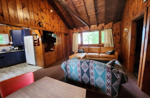 Lake George Cabin | Adirondack Cabin at Cramer's Point Lake George w/lake access sleeps 5-6