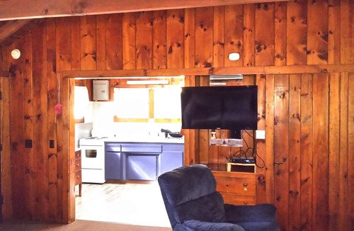 Lake George Cabin | Adirondack Cabin at Cramer's Point Lake George w/lake access sleeps 5-6
