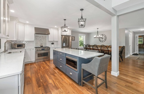 Moultonborough House | Adirondack style in Suissevale sleeps 10 just a short drive to the beach