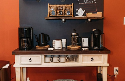 Wilmington House | Adirondacks Summer Hub: Hot Tub - Parlor Games - Coffee Bar - Dogs Welcome!