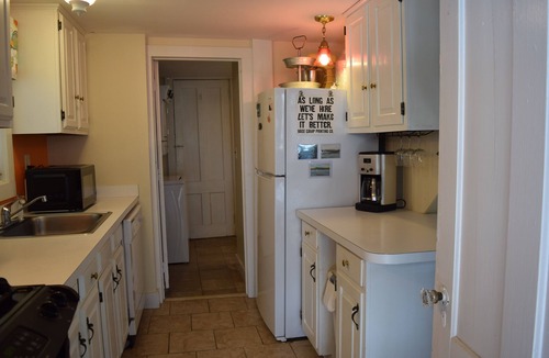 Mount Sunapee Cottage | Adorable 3-bedroom cottage in peaceful Newbury perfect for relaxing getaway
