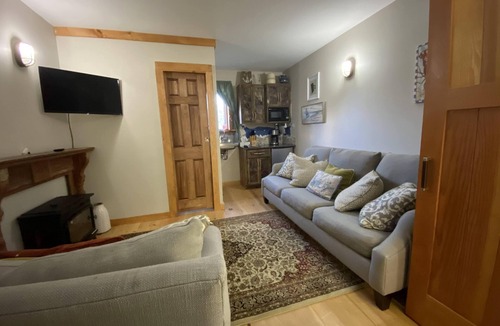 Warren Cottage | Adorable Tiny House in Picturesque Seaside Village