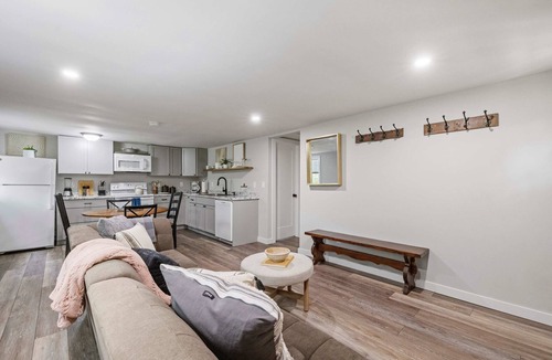 Bradford Cabin | Adorable Yr Round Cottage -1 Bed 1 Bath + Laundry - Great Outside Space Overlooks Pond - Riptide Cottage