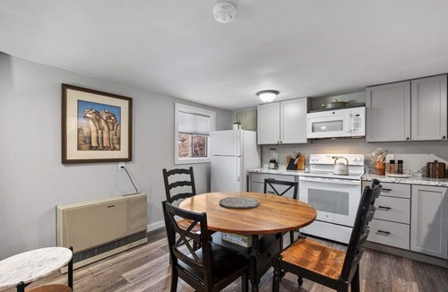 Bradford Cabin | Adorable Yr Round Cottage -1 Bed 1 Bath + Laundry - Great Outside Space Overlooks Pond - Riptide Cottage