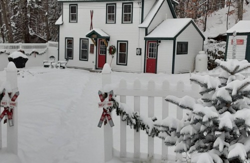 Jackson Cottage | Adventure to the mountains of New Hampshire at a fantastic mountain escape!