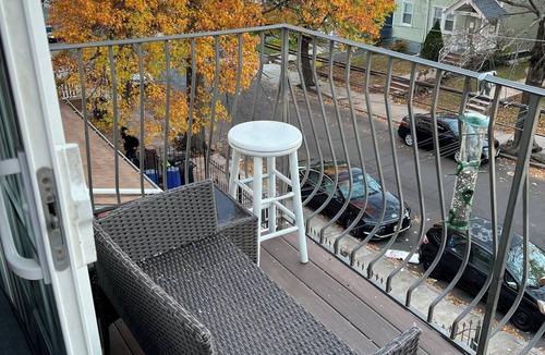 Weequahic Apartment | Affordable Best Value Cozy Room by Newark Airport and transportation to NYC