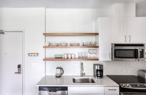 Cambridgeport Apartment | Airy Cambridgeport 1BR w/W/D & Gym, near Boston U & MIT, by Blueground