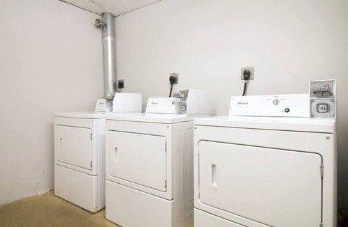 Downtown Boston Apartment | Airy, Pet-friendly, FiDi studio