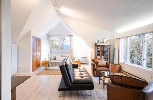 Rangeley Apartment | Airy Studio, Lake Access & Views, AC, 5min to Downtown