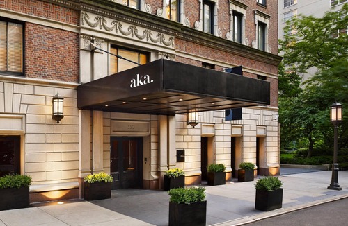 Sutton Place Hotel | AKA Residences Mahogany Floor Penthouse w/WiFi - Access to Gym & Pool