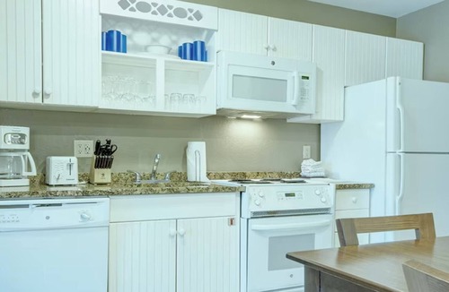 Hancock Resort | All Season Adventures, Ski In/Ski Out, Wyndham Bentley Brook 2 Bedroom Dlx.