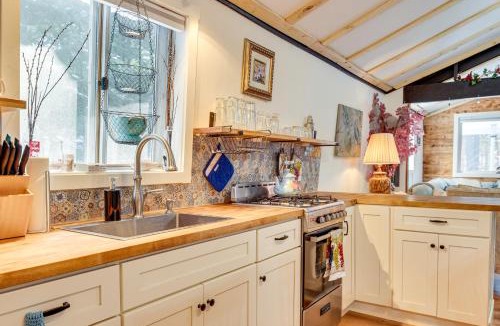 Chocorua House | All-Season Getaway in Tamworth: Pets Welcome!