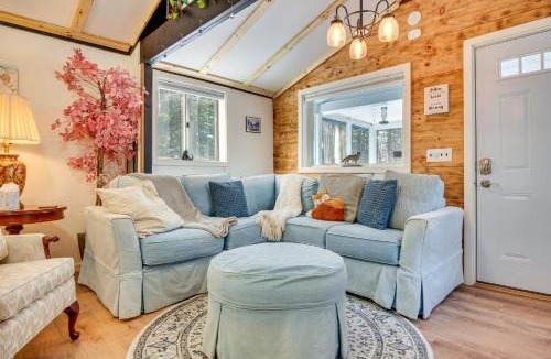 Chocorua House | All-Season Getaway in Tamworth: Pets Welcome!