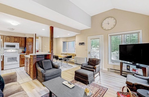 Waterville Valley Condo | All-season landing pad with resort amenities, mtn views, & W/D - dog-friendly
