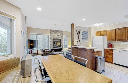 Waterville Valley Condo | All-season landing pad with resort amenities, mtn views, & W/D - dog-friendly
