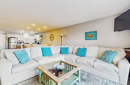 Center Ossipee House | All Season Stunning Views & Lake Access: Water sports, Hiking, Golfing, Skiing