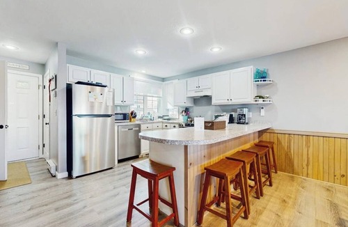 Center Ossipee House | All Season Stunning Views & Lake Access: Water sports, Hiking, Golfing, Skiing