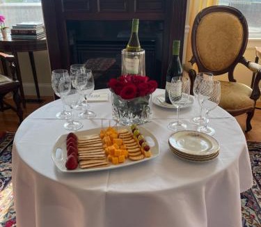 Newport Hotel | Almondy Inn Bed & Breakfast