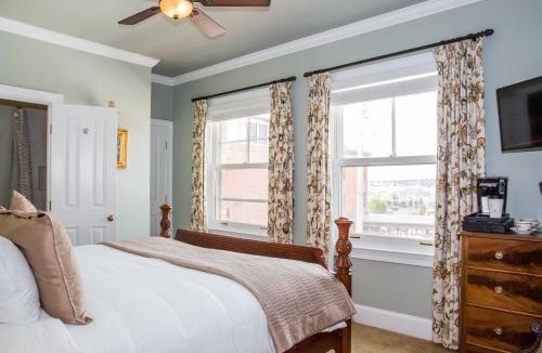 Newport Hotel | Almondy Inn Bed & Breakfast