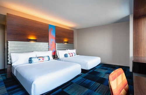 D Street - West Broadway Hotel | Aloft by Marriott Boston Seaport District