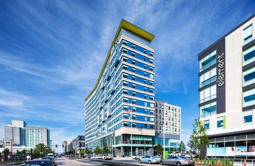 D Street - West Broadway Hotel | Aloft by Marriott Boston Seaport District