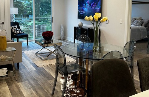 Plainfield Apartment | Amazing 2 bedroom/2 bathroom with bonus office space!!