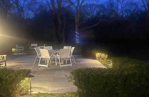 East Hampton North House | Amazing Amagansett/EH Getaway. Walk to town and Beach. Hot tub and Pool!