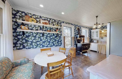 West Dennis House | Amazing and large West Dennis historic home with modern amenities