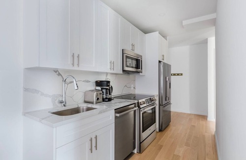 Turtle Bay Apartment | Amazing Midtown 2BR w/Gym & Doorman, nr Grand Central, by Blueground