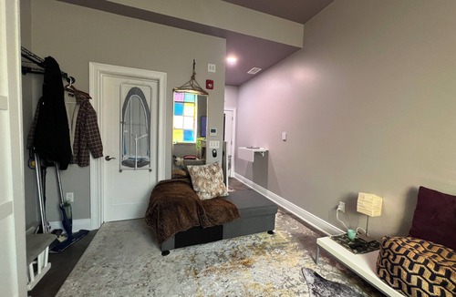 Bridgeport Apartment | Amazingly Cozy Comfort Downtwn, Amphitheater, 2 min ferry & train station